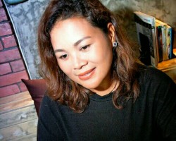 ดีเจสาวอิ๊ด