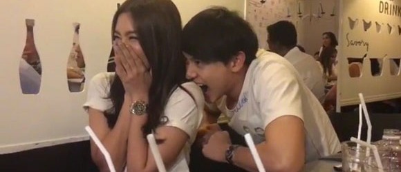 ดูปฏิกิริยา เจมส์จิ – เบลล่า เมื่อเห็นฉากจบ #ปดิวรัดา เขินหนักกัดไหล่กัน ฟินทะลุปรอท