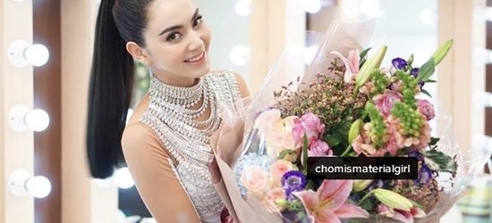 เดือด ! แฟนคลับ-แอนตี้ ใหม่ ดาวิกา ฉะกันสนั่น IG สตรอว์เบอร์รีเพียบ